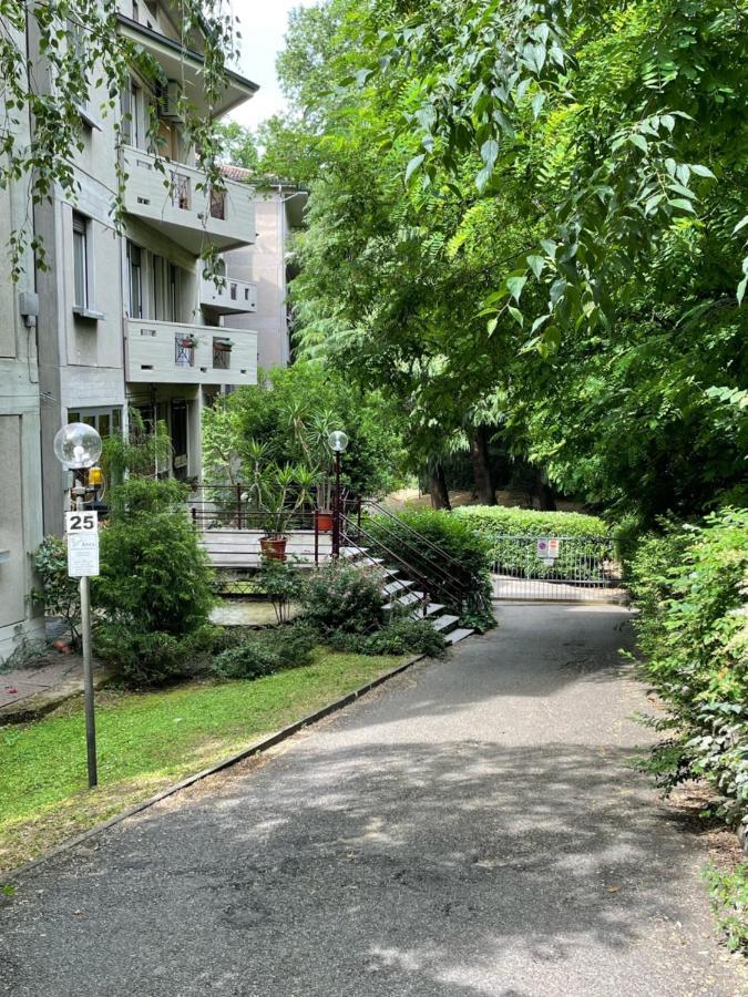 La Rotonda 2 Camere Con Terrazza In Centro Pavia Exteriör bild